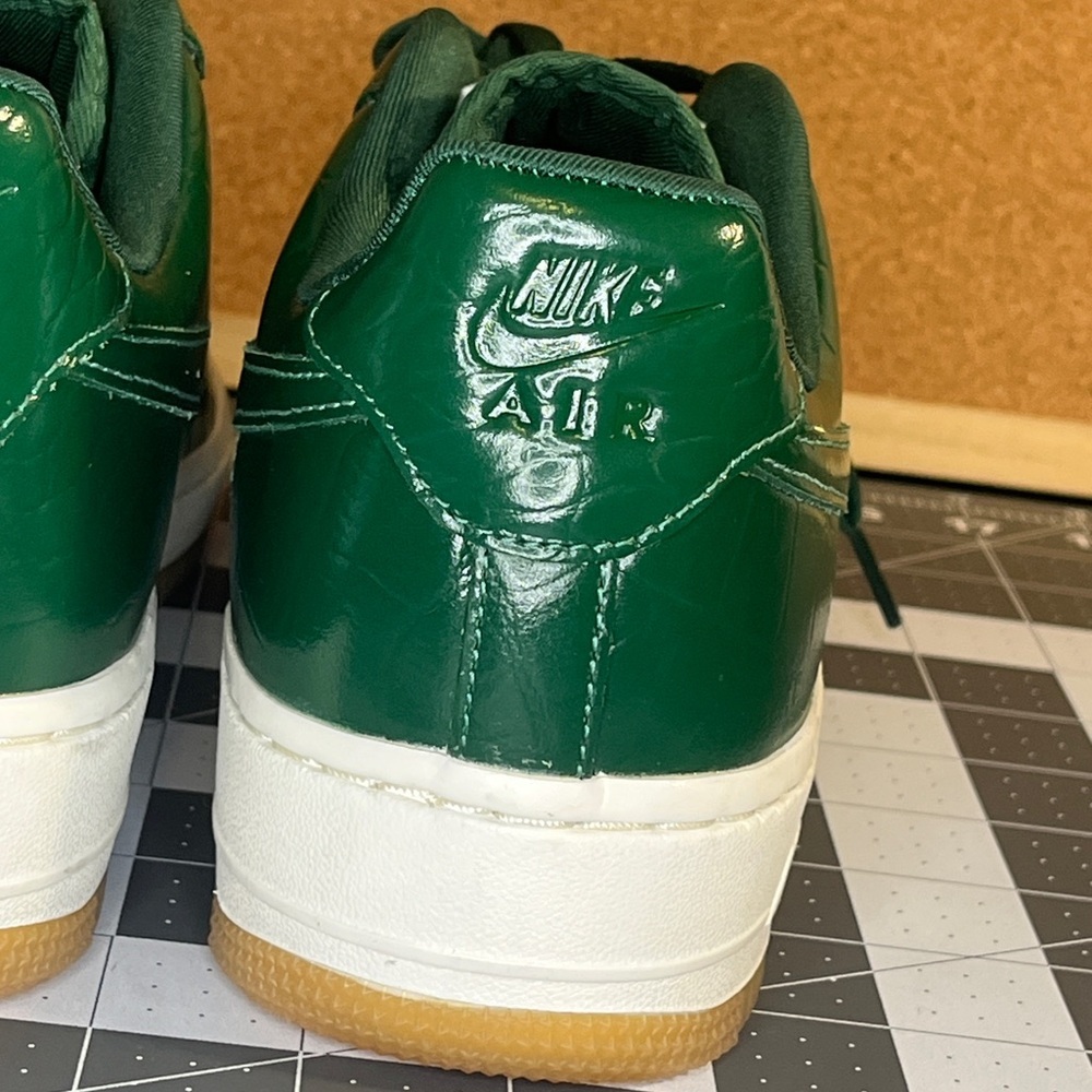 Nike 
Air force 1 LX
Gorge green croc
Nwot - Picture 8 of 16